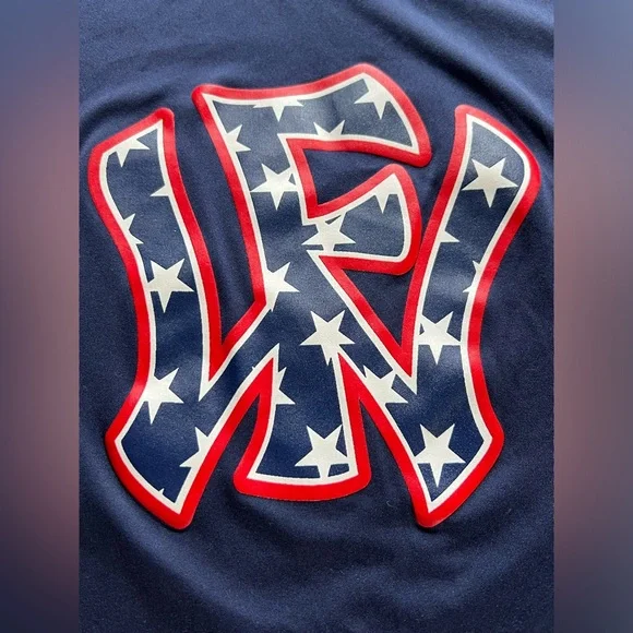 Men’s athletic shirt with graphic. - Picture 2 of 7